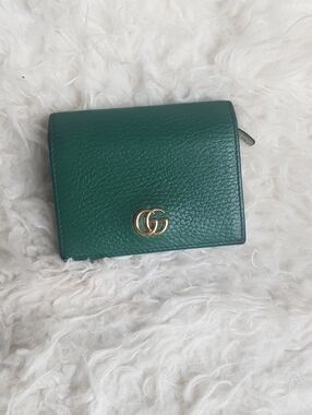 Auth Gucci GG Marmont Green Leather Bifold Wallet with Gold Double GG